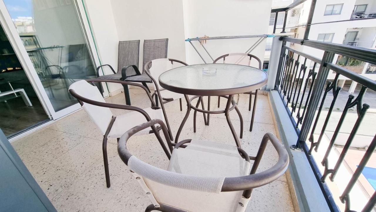 Modern Retreat: 2Br Stylish Apt With Comfy Rooms! Smart Tv With 200Mbps Internet Larnaca Extérieur photo